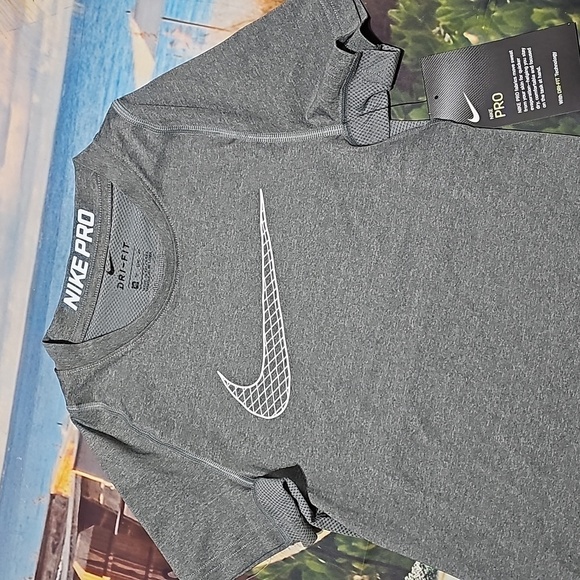 Nike Pro Gray Tee Shirt Boys Size NWT - Picture 6 of 7